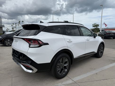 Certified 2024 Kia Sportage SX FWD image 4