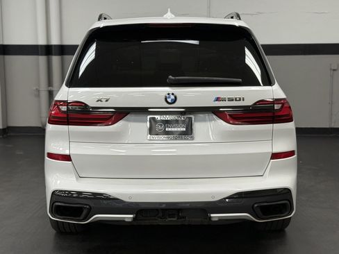 Used 2021 BMW X7 M50i w/ Dynamic Handling Package image 11