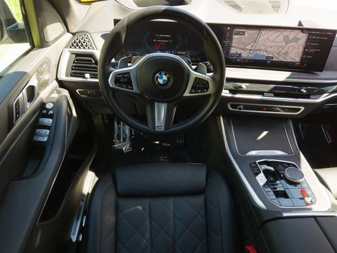 Used 2023 BMW X7 xDrive40i w/ M Sport Package image 22