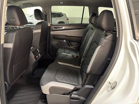 New 2026 Volkswagen Atlas Peak Edition AWD/4WD image 22