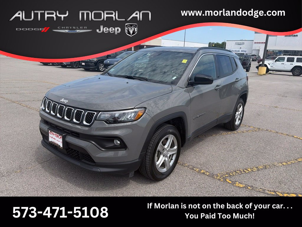 Used 2024 Jeep Compass Latitude AWD/4WD image 1