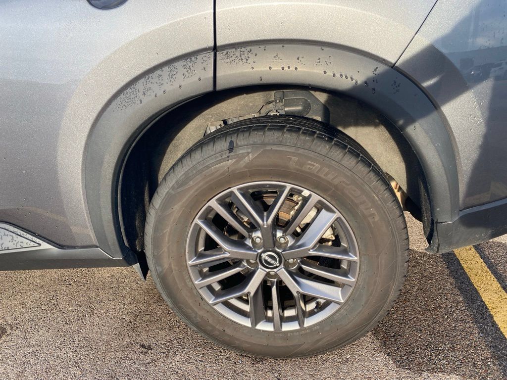 Used 2024 Nissan Rogue S AWD/4WD image 13
