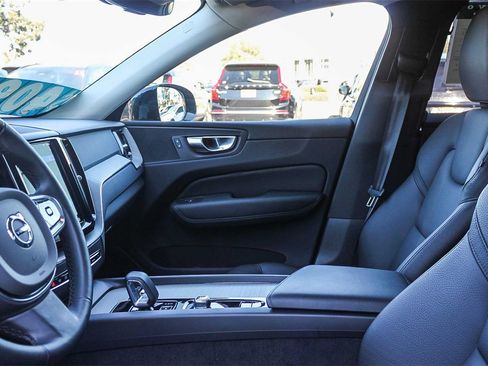 Used 2025 Volvo XC60 B5 Plus image 18