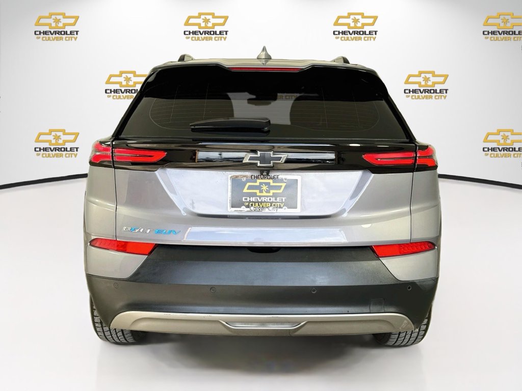 Used 2022 Chevrolet Bolt EUV LT w/ Comfort Package FWD image 7