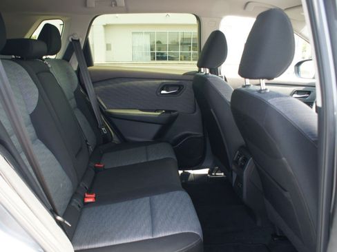 Used 2023 Nissan Rogue SV AWD/4WD image 19