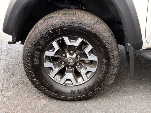 Used 2023 Toyota Tacoma TRD Off-Road w/ Black Out Package (TMS) AWD/4WD image 51
