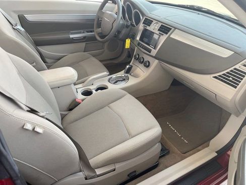 Used 2009 Chrysler Sebring Touring w/ Electronics Convenience Group image 7