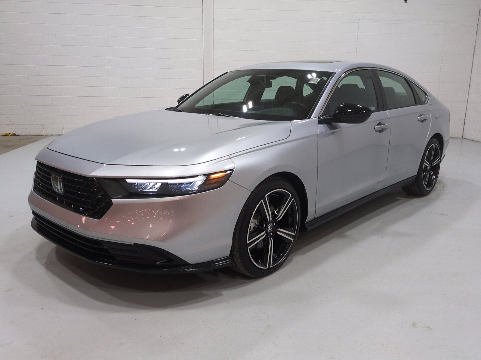 Used 2025 Honda Accord Sport image 8