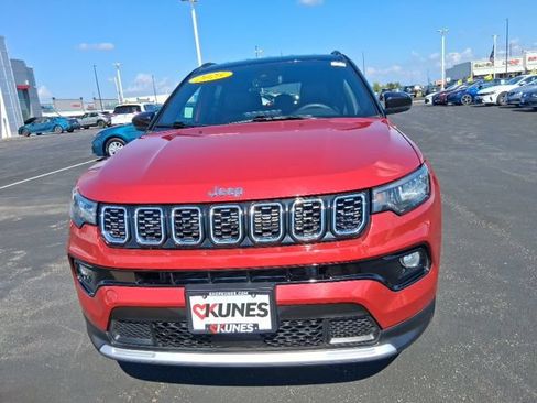 Used 2025 Jeep Compass Limited AWD/4WD image 13