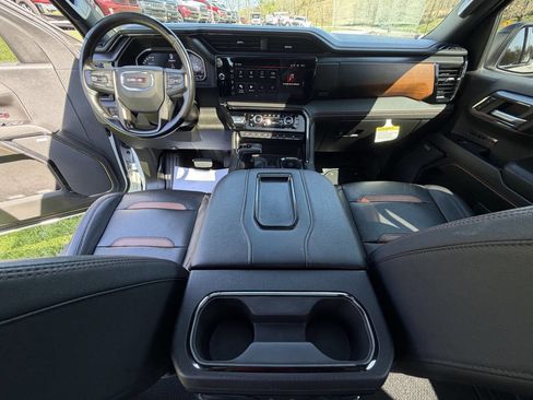 Used 2022 GMC Sierra 1500 AT4 w/ AT4 Premium Package AWD/4WD image 26