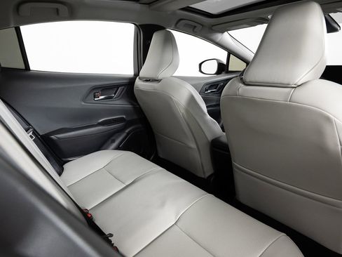 Used 2025 Toyota Prius XLE image 22