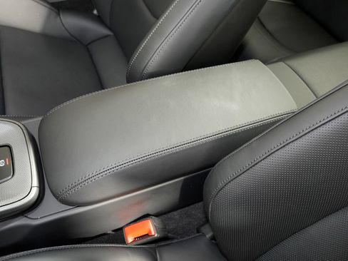 Certified 2024 Porsche 911 Carrera RWD image 36