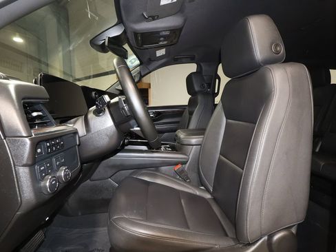 Used 2025 Chevrolet Suburban Z71 AWD/4WD image 22