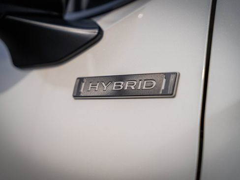 Used 2025 Subaru Forester Premium image 12