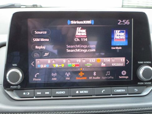 Used 2024 Nissan Rogue S image 22