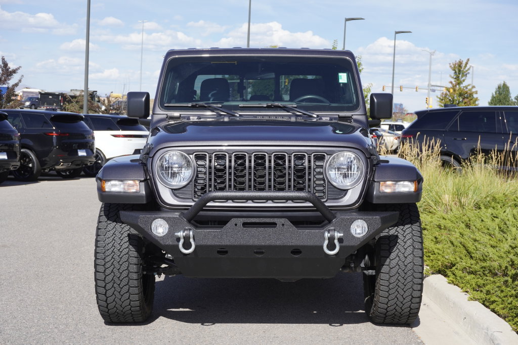 Used 2025 Jeep Gladiator Sport AWD/4WD image 5