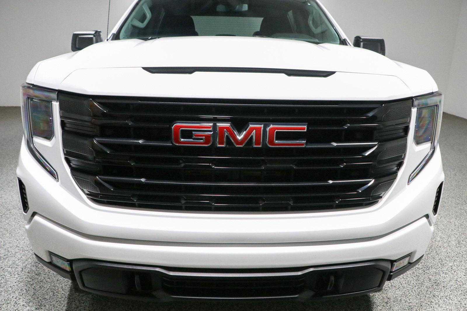 Used 2024 GMC Sierra 1500 Elevation AWD/4WD image 4