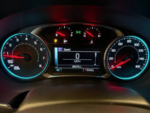 Used 2017 Chevrolet Malibu LT w/ Leather Package FWD image 10