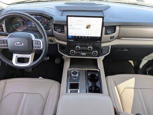 Used 2024 Ford Expedition Limited image 14