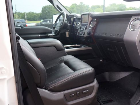 Used 2015 Ford F250 Lariat w/ Lariat Ultimate Package AWD/4WD image 9
