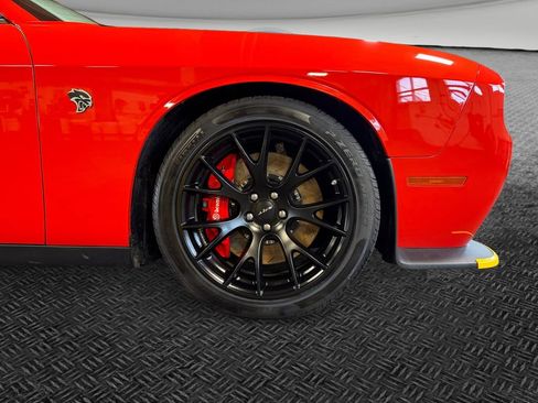 Used 2016 Dodge Challenger SRT Hellcat RWD image 11