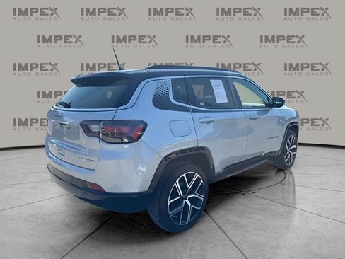 Used 2025 Jeep Compass Limited w/ Elite Group AWD/4WD image 5