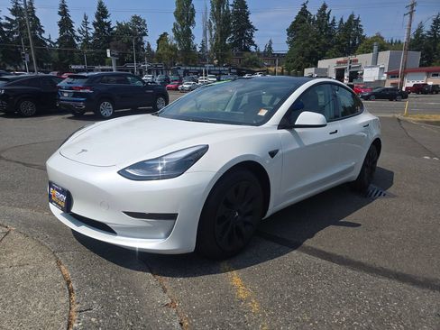 Used 2023 Tesla Model 3 Standard Range RWD image 3