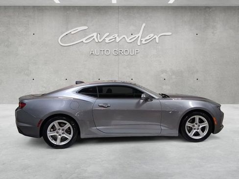 Used 2019 Chevrolet Camaro LT w/ Technology Package image 17