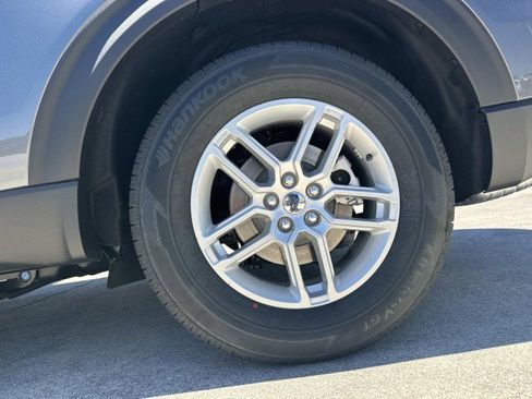 New 2026 Ford Explorer Active RWD image 19