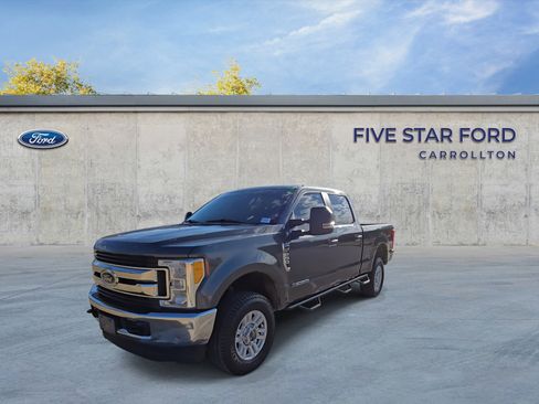 Used 2017 Ford F250 XL w/ STX Appearance Package image 5