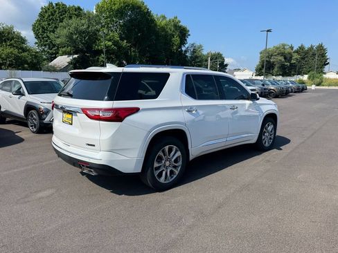 Used 2018 Chevrolet Traverse Premier w/ Driver Confidence II Package FWD image 3