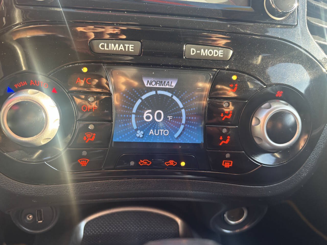 Used 2015 Nissan Juke SL AWD/4WD image 29