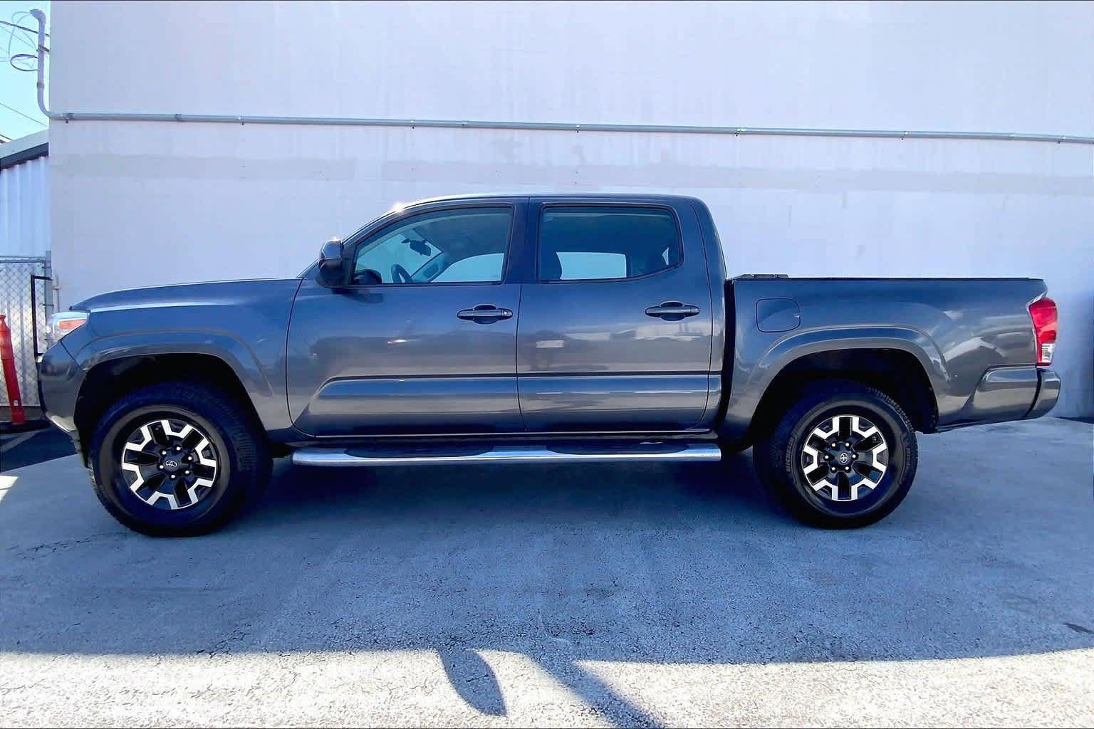 Used 2017 Toyota Tacoma SR w/ Tow Package AWD/4WD image 3