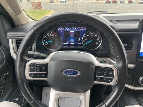Used 2024 Ford Expedition Max XLT image 31