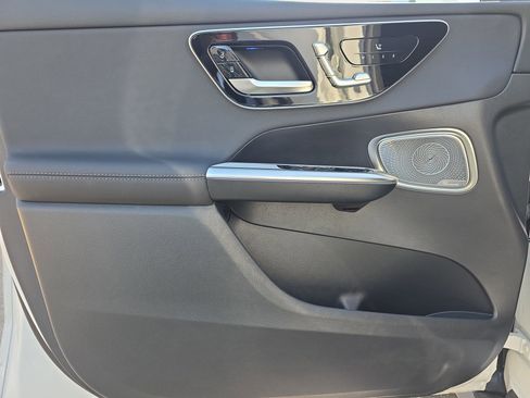 Used 2025 Mercedes-Benz GLC 300 4MATIC image 26