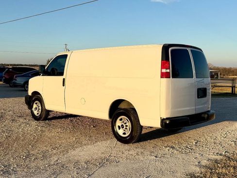 Used 2018 GMC Savana 2500 w/ Driver Convenience Package image 5