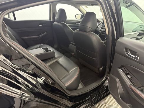 Used 2024 Nissan Altima 2.5 SR FWD image 15