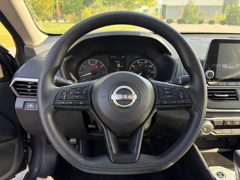 Certified 2025 Nissan Altima 2.5 S FWD image 14