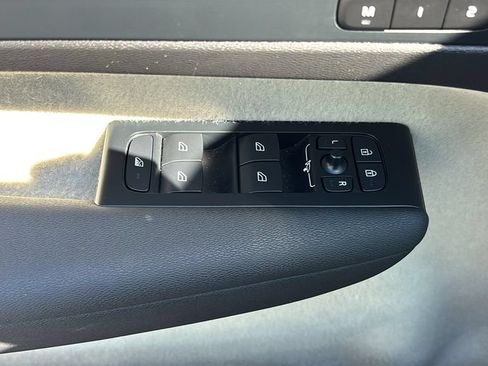 Certified 2026 Volvo XC40 B5 Plus AWD/4WD image 12
