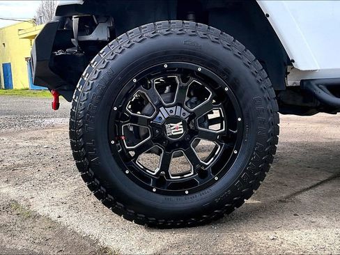 Used 2015 Jeep Wrangler Unlimited Sahara w/ Connectivity Group image 12