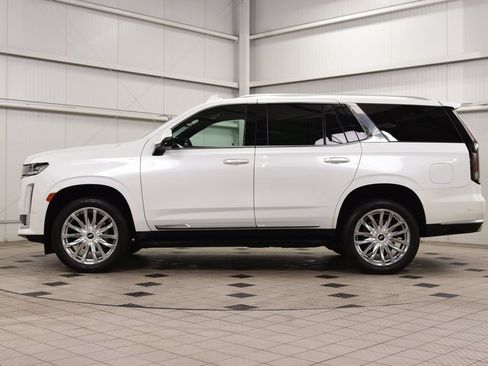 Used 2023 Cadillac Escalade Premium Luxury AWD/4WD image 4