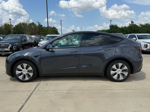 Used 2021 Tesla Model Y Long Range AWD/4WD image 2