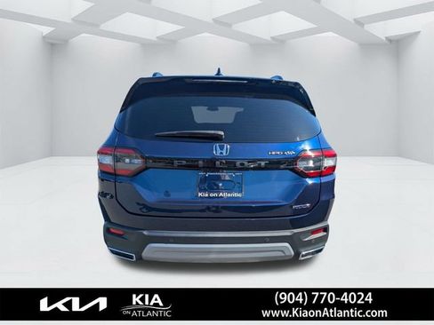 Used 2023 Honda Pilot Touring image 4