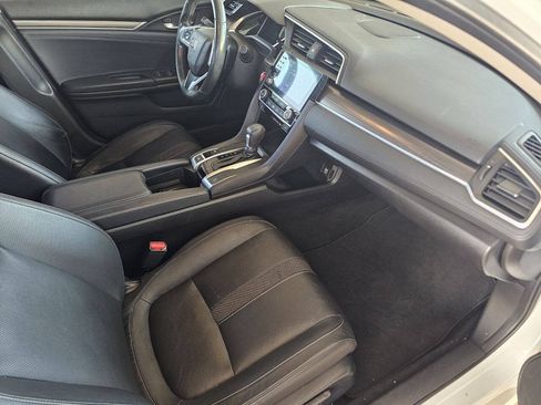 Used 2019 Honda Civic Touring image 11