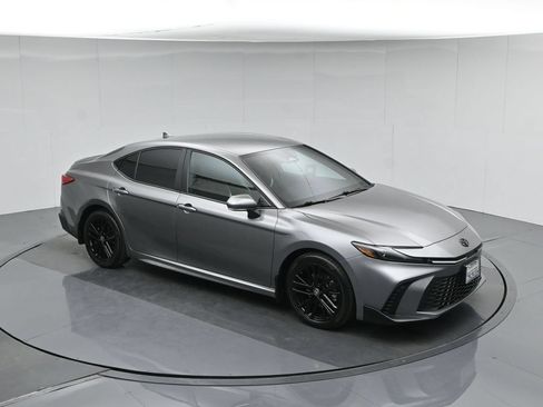 Used 2025 Toyota Camry SE FWD image 42