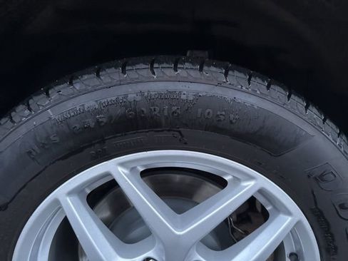 Certified 2022 Ford Edge SEL w/ Convenience Package image 11