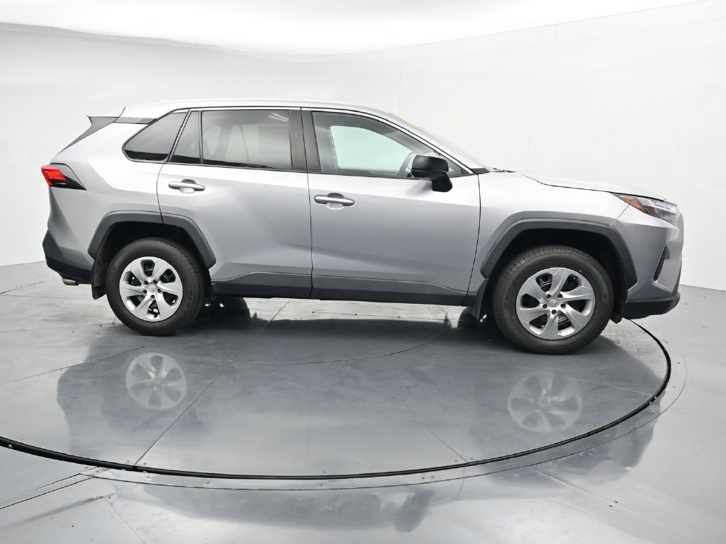 Used 2023 Toyota RAV4 LE FWD image 9