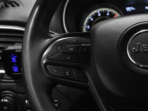 Used 2022 Jeep Cherokee Trailhawk AWD/4WD image 9