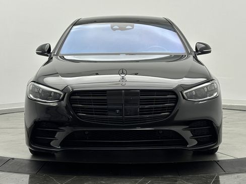 Used 2021 Mercedes-Benz S 580 4MATIC Sedan image 2