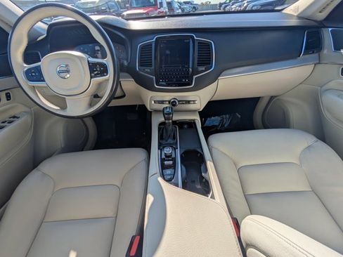 Used 2021 Volvo XC90 T5 Momentum w/ Protection Package Premier image 12